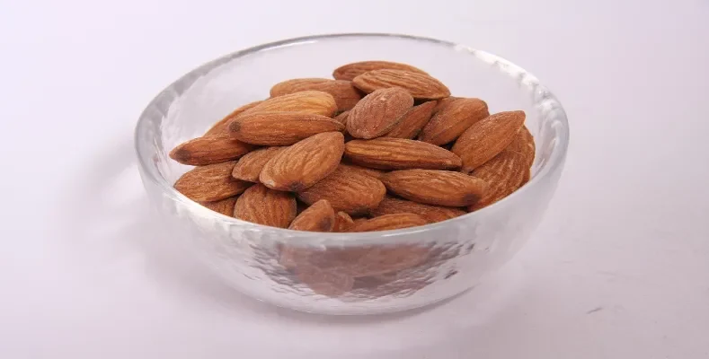 When and how to eat almonds?