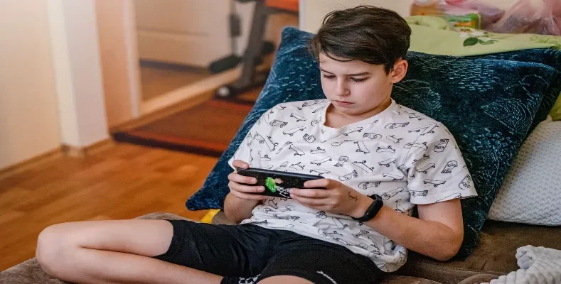 Adverse effects of media on children